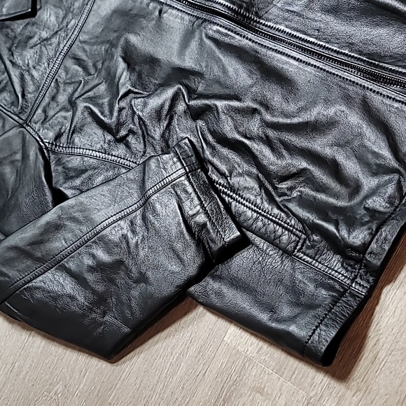 GUESS %100 LEATHER JACKET ZIP UP WITH HOODIE.. Size XL - Picture 2 of 11